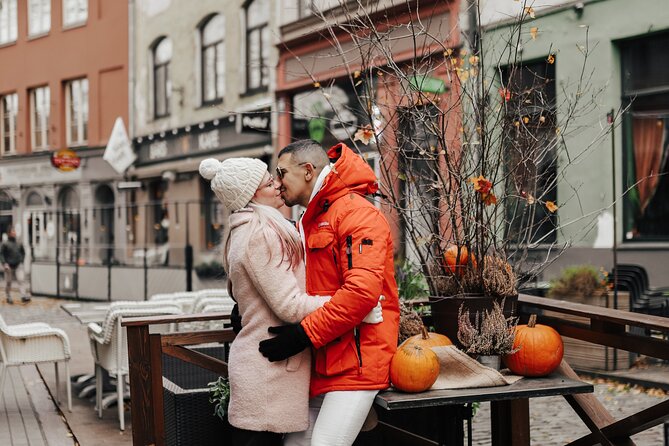 1H Private Photoshoot in Old Town of Riga - Key points to know before you book