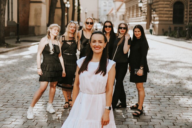 1H Private Photoshoot in Old Town of Riga - Laima Clock and the final photographs