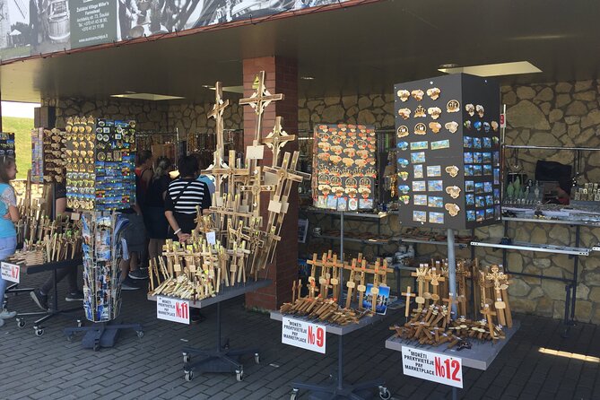 2 countries! Hill of Crosses, Rundale Palace and Bauska castle - How to prepare for the eight-hour outing