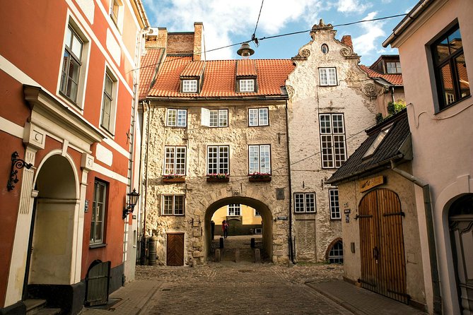 Best of Riga Walking Tour - Highlights and Hidden Gems - Art Nouveau Riga: facades with stories to read