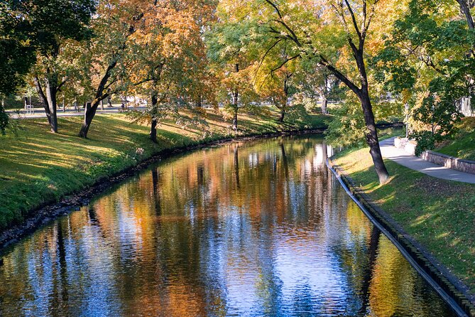 Discover Riga Bike Tour - Central bike lanes and the everyday city