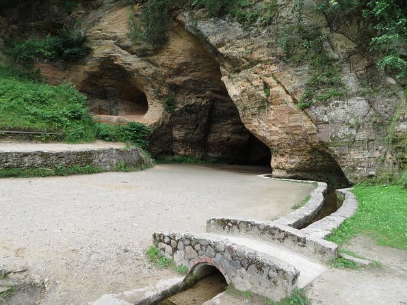 From Riga: Sigulda & Turaida Legends Group Tour - Guides who shape the experience
