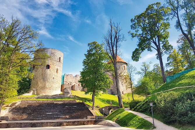 Full Day Gauja National Park Ultimate Hiking & Sightseeing Trip - Along the Gauja at Ērgļu Cliffs