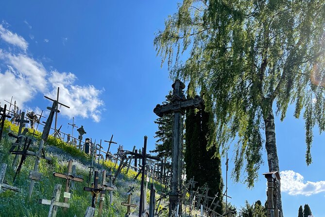 Hill of Crosses and Jelgava Gems Tour - 2 countries in 1 day - The drive from Riga to Lithuania