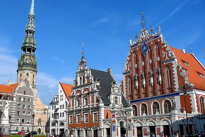 Old Town And Art Nouveau Walking Tour Of Riga - Town Hall Square and Riga’s medieval center