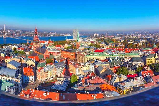 Old Town Walking Tour of Riga - What the guides add to the experience