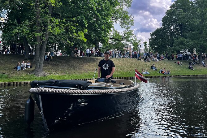 Private Boat Tour experience in Riga (City Canal and Daugava) - Ķīpsala and the waterfront character of Riga