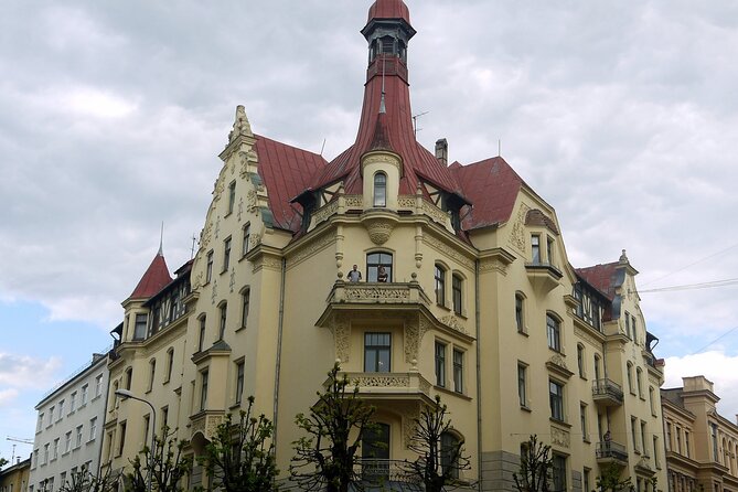 Private Soviet Riga tour - The Baltic Way and the power of peaceful protest