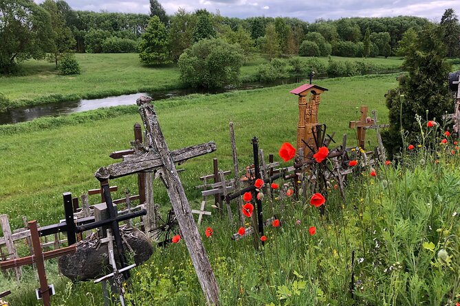 Private transfer Riga - Hill of Crosses - Riga - How much value do you get for $138.47?