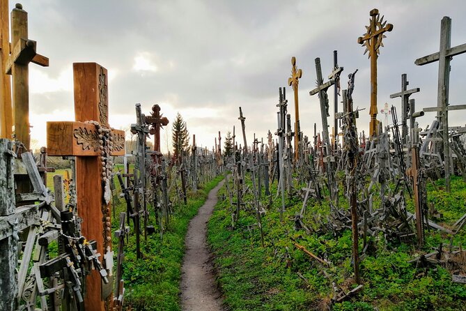 Private transfer Riga - Hill of Crosses - Riga - Timing, pickup, and practical details