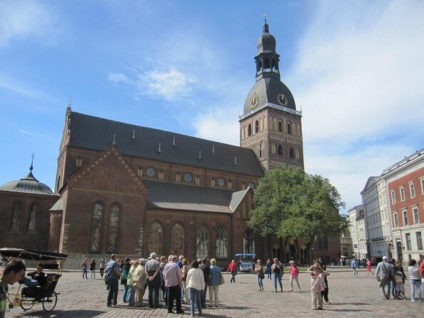 Riga at Night Photoshoot Tour - Key points to know before booking