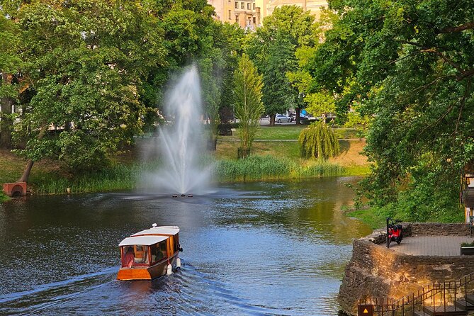 Riga Canal and Daugava Boat Tour with Welcome Drink & Audio Guide - Who will get the most from this boat tour?