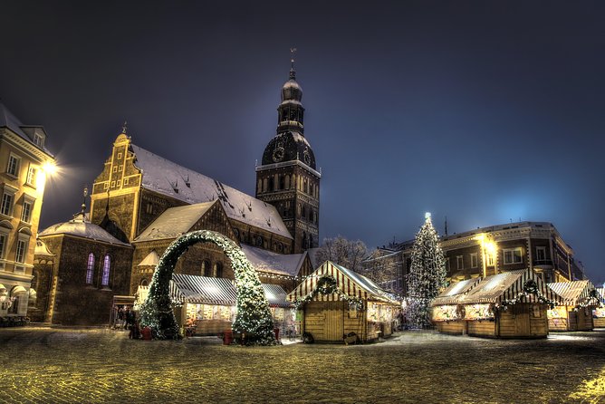 Riga Old Town Walking Tour in a Small Group - The photo stops and the walking pace