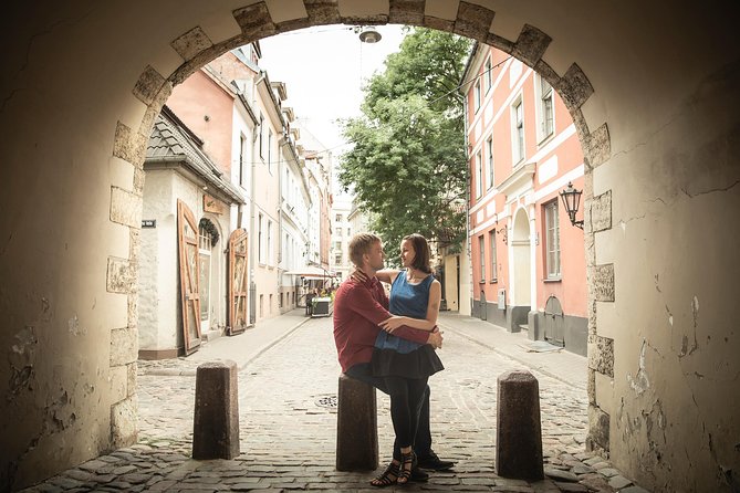 Riga Private Photoshoot Tour - Medieval Riga at Powder Tower and Swedish Gate