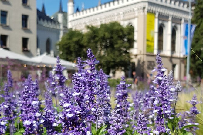 Riga Sightseeing Tour for First Time Visitors - Latgale Suburb: Soviet Riga and older wooden homes