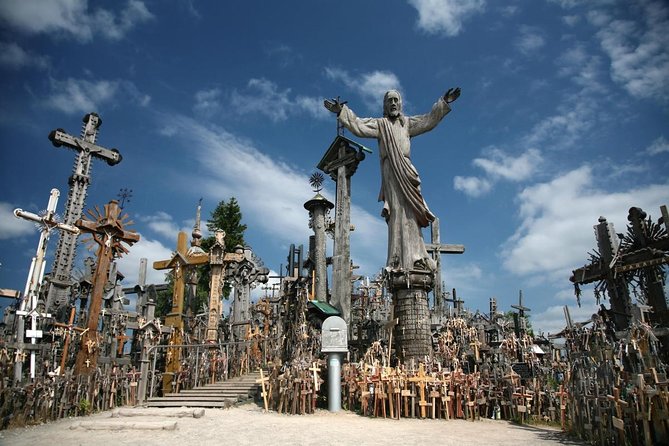 Sunrise at the Hill of Crosses - 2 countries in 1 day - Key points to know before booking