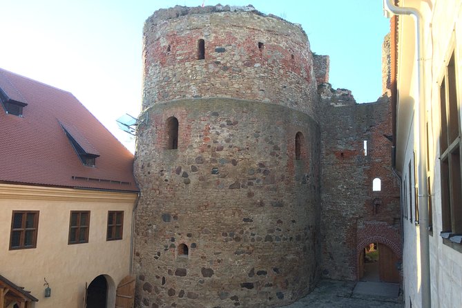 Tour from Riga to Vilnius: Bauska Castle, Rundale Palace and The Hill of Crosses - Price, meals, and the real value